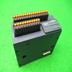 10236/PLC/I/O모듈/TM3DM24RG/슈나이더